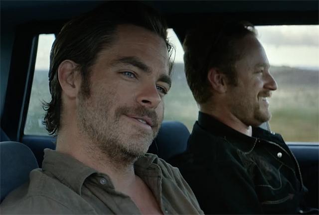 Chris Pine and Ben Foster in Hell or High Water (2016)